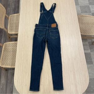 Levis women’s Jean overalls size 25